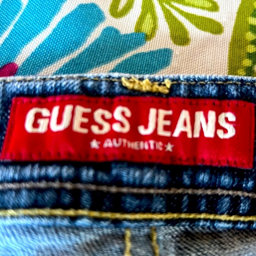 Guess Jean’s for women size 29 , waist 32” length 36”inseam 27”rise 10”